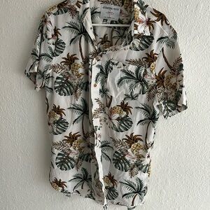 Hawaiian short sleeve button down